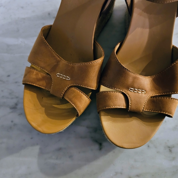 Ugg Women's Cloverdale Wedge Sandals Sz. 9.5 - Picture 3 of 8